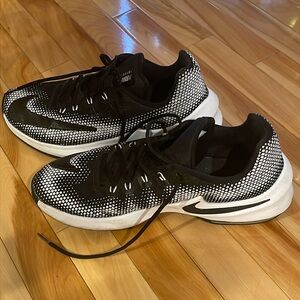 Nike AirMax Infuriate Men’s Sneakers 10.5